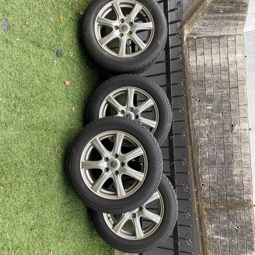 アルミ付きスタッドレスタイヤ205/60R16