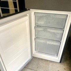 仙台市内トラック荷台渡し無料！ 2024 Haier マットブラック 148L 冷蔵庫 中古 家電 買取 仙台 左開き スリム の画像