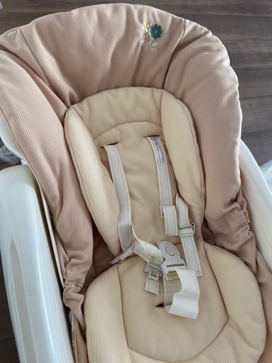【お譲り済み】combi 電動 ハイローチェア ネムリラ　食事椅子 出産準備品