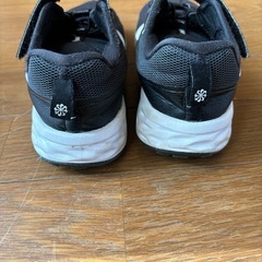 スニーカー NIKE 22.0　の画像