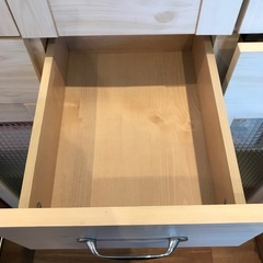 断捨離中☺︎　カントリー調の白い食器棚♡収納大容量♡棚可動式の画像