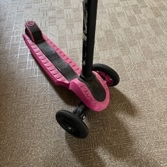 子供用キックボードの画像