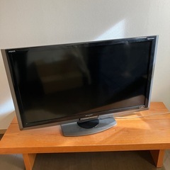 シャープ液晶テレビ木製テーブル付き