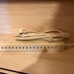 電源タップ　差し込み自由　無駄なくさせる