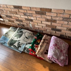 シングル　毛布　無料で差し上げます