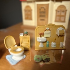 シルバニアファミリー はじめてのおうち、2階だて、パン屋さん＋トイレセットの画像