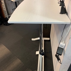 手動昇降デスクの画像