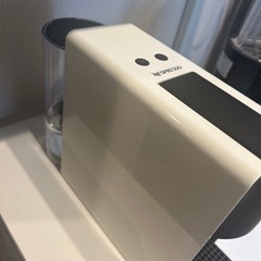 ネスプレッソ　コーヒーマシン