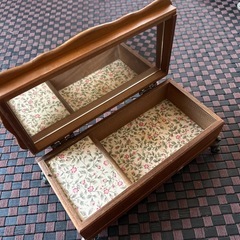 オルゴール付き　アクセサリーBOX 宝石箱