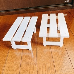  木製 ホワイト フラワースタンド　ミニベンチ　の画像