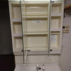 Panasonic パナソニックの3面鏡洗面台　W750の画像