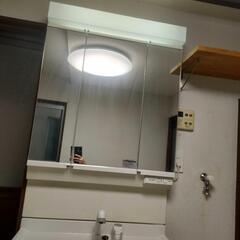 Panasonic パナソニックの3面鏡洗面台　W750の画像