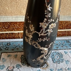 背の高い花瓶の画像