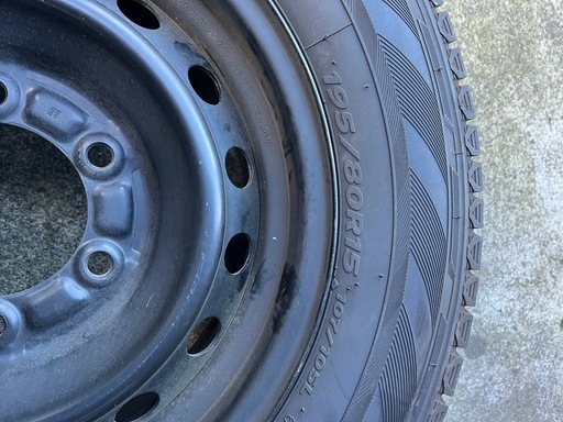 (お取引中)スタッドレスタイヤホイール付き4本セット195/80R 15