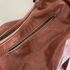 斜め掛けバッグの画像