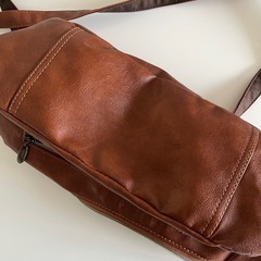 斜め掛けバッグの画像