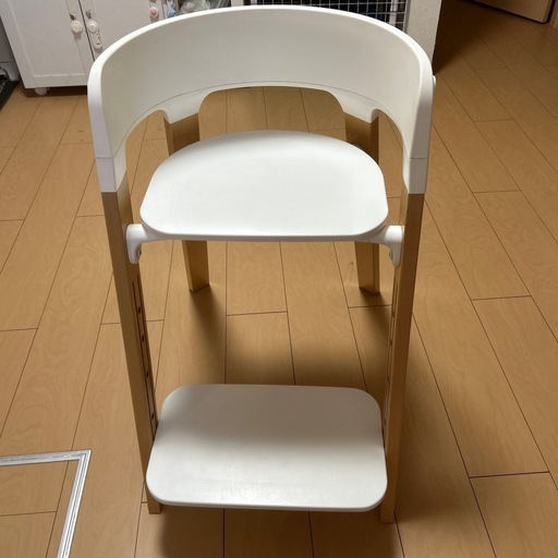 STOKKE ストッケ ステップスチェア ベビーチェア ハイチェア   カラー：ホワイト/ナチュラル