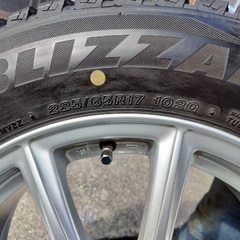 スタッドレスタイヤホイール4本セット　225/65R17