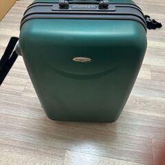 スーツケース　中型（ダンロップ製）緑色　無料でお譲りいたしますの画像