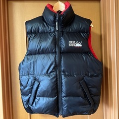ダウンベスト赤✖️黒リバーシブル
の画像