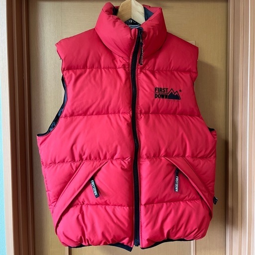 ダウンベスト赤✖️黒リバーシブル