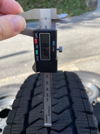 195/80R15スタッドレスタイヤホイールセット　ブリザック　 バリ山