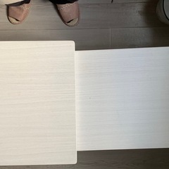 木製テーブル 白の画像