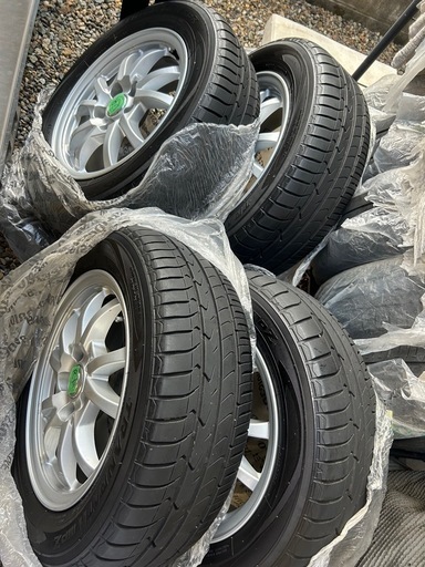 プリウスα 純正ホイール  タイヤセット