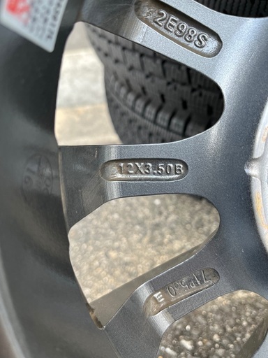 ★本日限定値下げ★4本セット ブリヂストンスタッドレス 2022年製 145/80R12 80/78N（145R12 6PR 互換品）