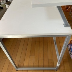 パソコンデスク　1