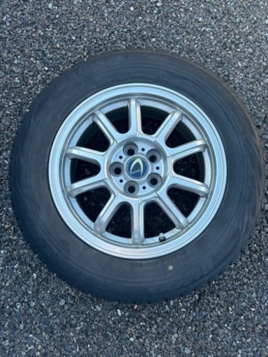 スタッドレスタイヤ　４本　プリウス