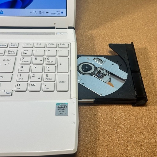 【お取引終了】富士通LIFEBOOK AH53/M 15.6インチHD 4コアi7-4702MQ メモリ12G SSD256G Blu