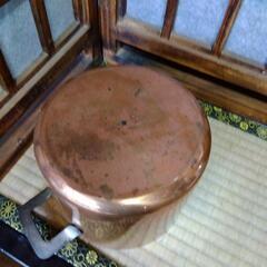 銅の寸胴鍋の画像