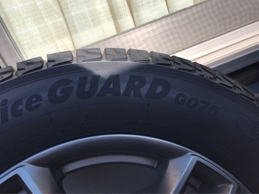 スタッドレスタイヤとホイール4本セット　ice GUARD G075 BluEarth 235/65R17 108Q 