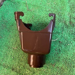 雨どいの上の部分の画像