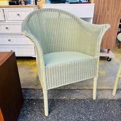 【池上店】  【7万円】　2点セット　展示品　未使用品　美品　ロイドルーム　Lloyd loom the penny wise ロイドルームテーブル No.7118 side table サイドテーブル　テーブル　リビングテーブル　7118 no イギリス　ペニーワイズ　高級　ガーデン　スタイル　クラフトペーパー　テーブル　イス　椅子　セットの画像