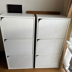 ニトリ購入　扉付きカラーボックス　一個

