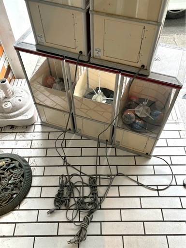 最終値下げ　ガチャガチャ 1000円札 販売機 店舗用 ガチャポン おもちゃ 玩具 ガチャポン ソフビ レトロ アンティーク おまけ付き　カプセル　本体 4台セット まとめ売り