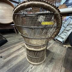 エマニエルとうの椅子の画像