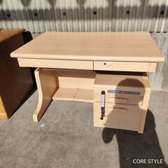 新品未使用品 訳あり　光サンデスク　テーブル　天板昇降