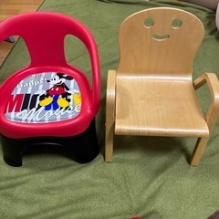 子ども用椅子二脚