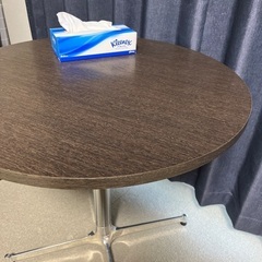 コンパクトなダイニングテーブル　