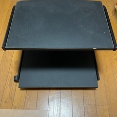 お引き取り者決定　パソコンデスク？　テレビ台？