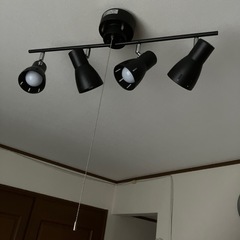 ★LEDｼｰﾘﾝｸﾞﾗｲﾄ4灯「美品」 黒の画像