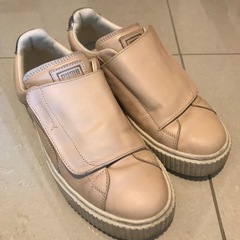 PUMA ベージュ レザー スニーカー　25cm