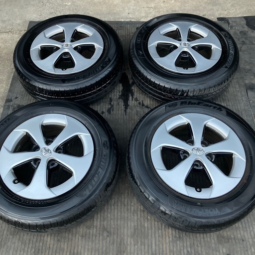 プリウス　サマータイヤ４本セット