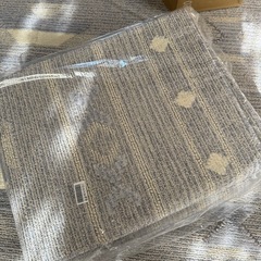新品　カーペット　ラグの画像