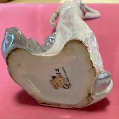 スペイン製　ハンドメイド　置物　白ドレスの画像