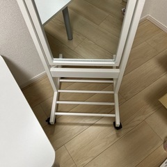 【12/10までに引き取り希望】ローデスク、姿見※単品可の画像