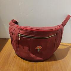 ハンドメイド　赤　ウエストポーチの画像